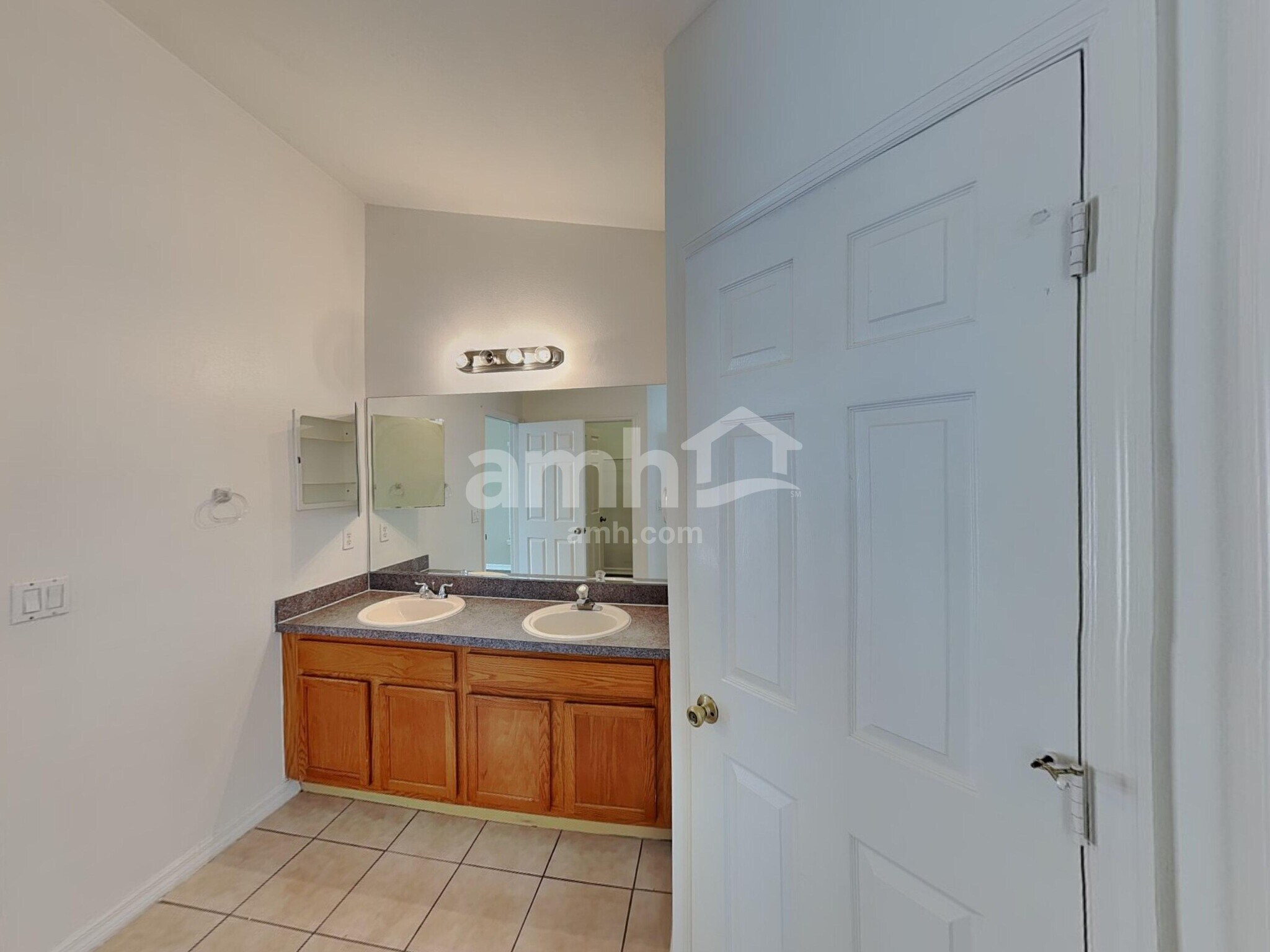 Building Photo - 2386 Blue Sapphire Cir