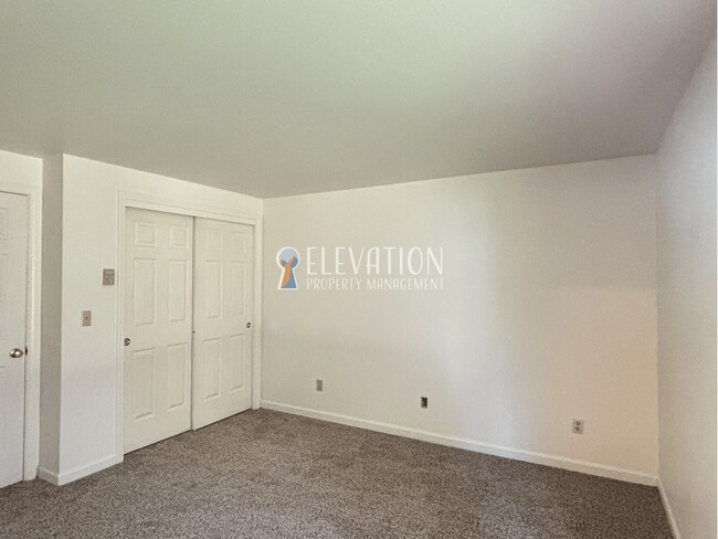 Building Photo - 61875 Avonlea Cir