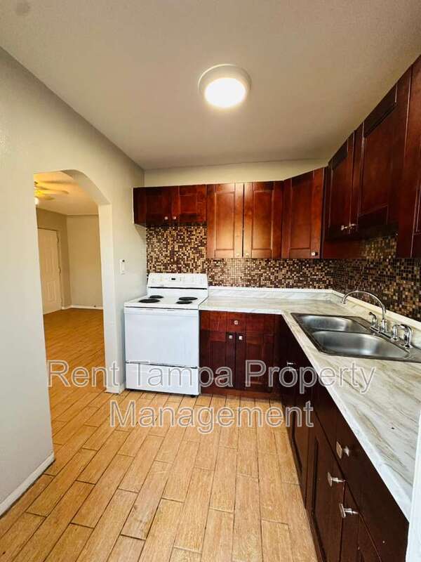 Building Photo - 761 22nd Ave S