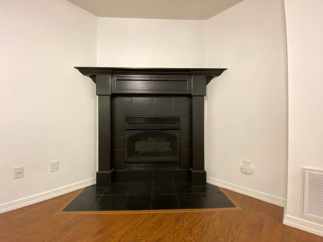Building Photo - 1326 Tradition Ave