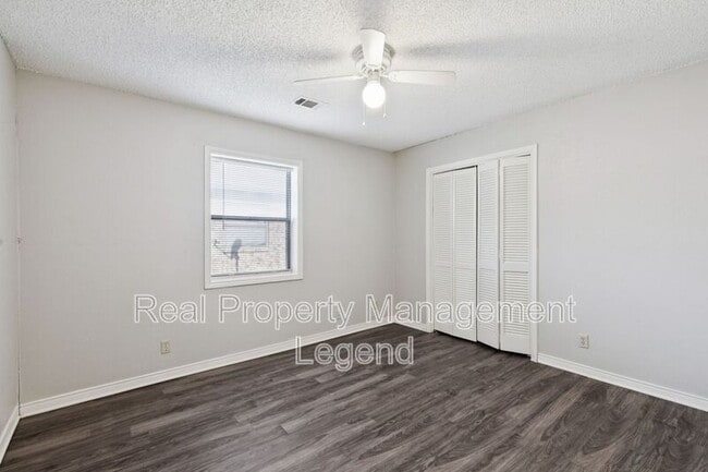 Building Photo - 1156 Mountain View St