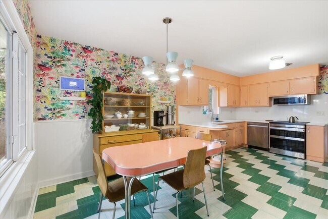 Building Photo - 9237 Lincolnwood Dr