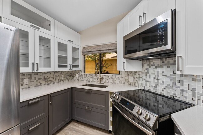 Building Photo - Charming 2-Bed Home with Garage, Fenced Yard & Private Patio in San Antonio – $1,350/mo
