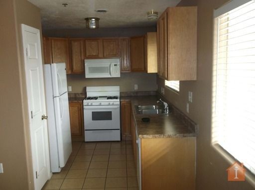 Building Photo - 504 W Navajo St