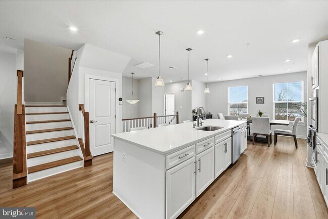 Building Photo - 14447 Albemarle Point Pl