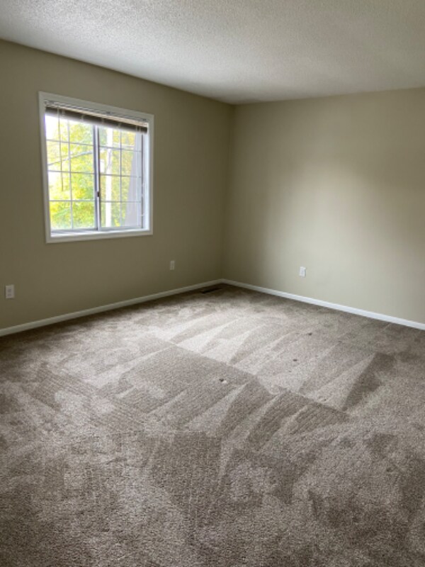 Building Photo - 615 Central Ave