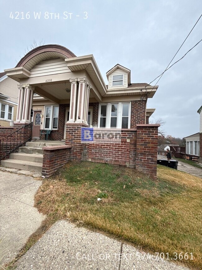 Building Photo - 4216 W 8th St