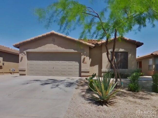 Building Photo - 43780 Elm Dr