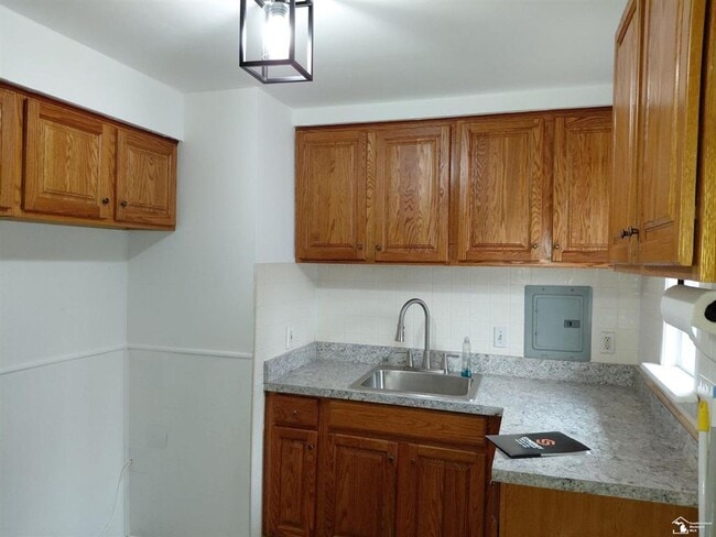 Building Photo - Charming 3-Bedroom Home in Taylor!