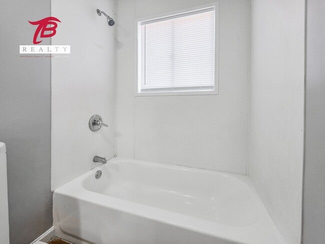 Building Photo - 7101 NW 20th St