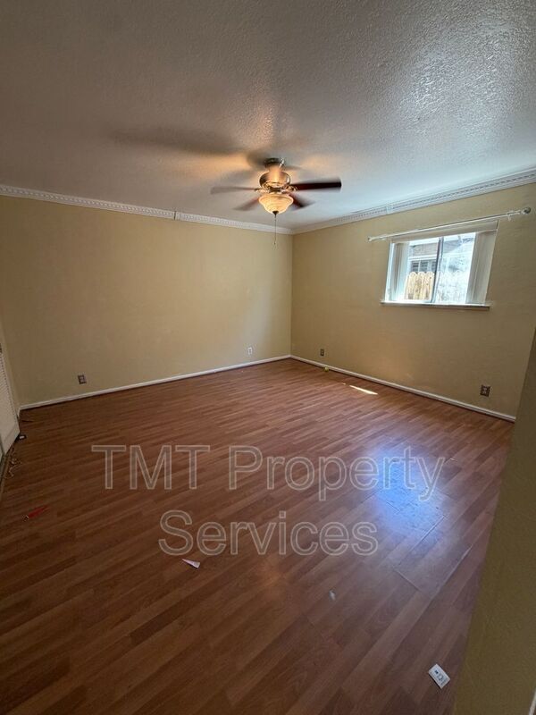 Building Photo - 930 Graywood Cir