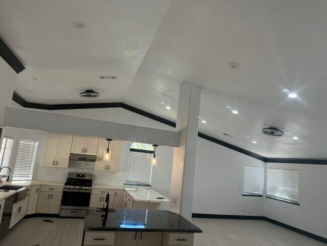 Building Photo - 531 Datewood Ct