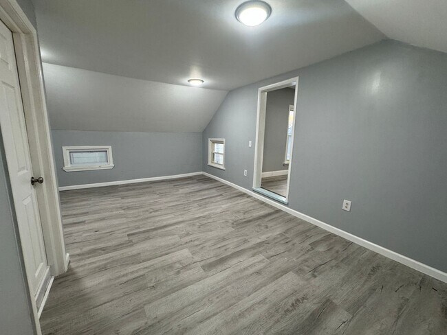 Building Photo - 414 N Bellinger St