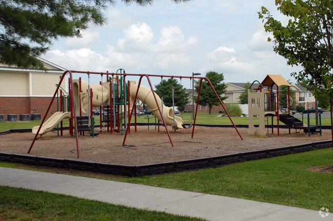 Building Photo - Hollybrook Farms Apartments
