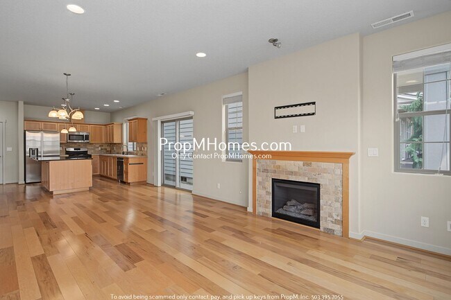 Building Photo - Four Bedroom Home in King City!