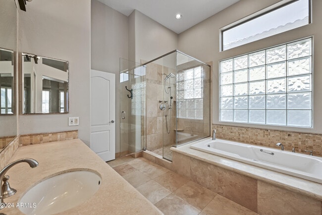 Building Photo - 6057 E Campo Bello Dr