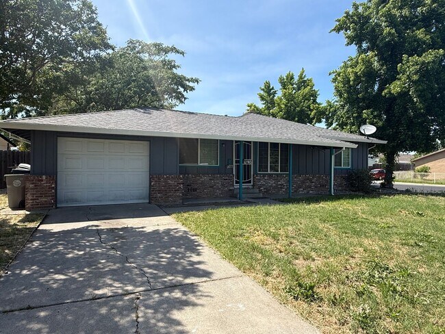 Building Photo - 2Bed 1 Bath
