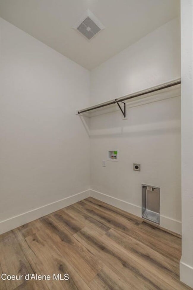 Building Photo - New Home in Thayer Farms North!