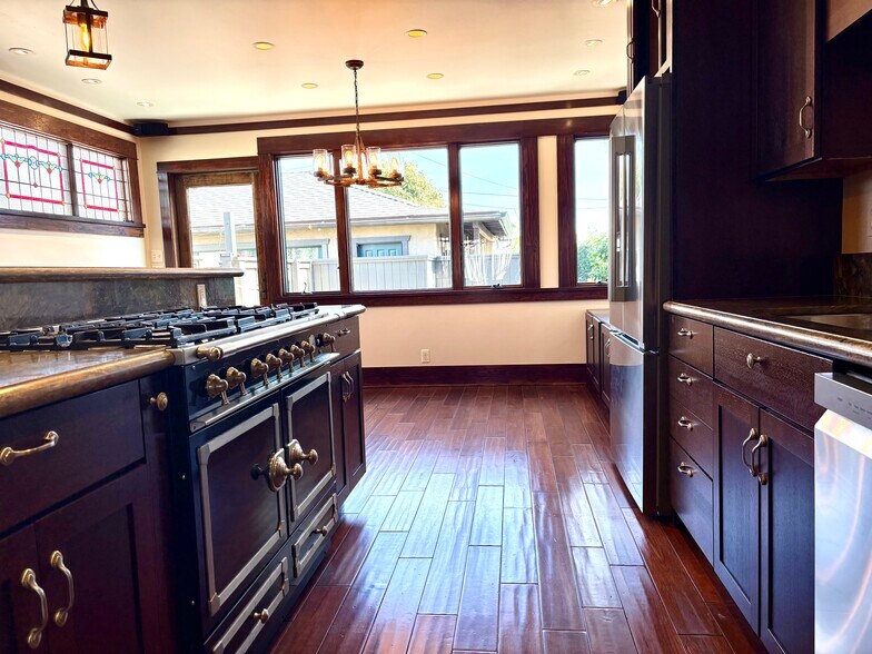 Building Photo - 3306 Gibson Pl