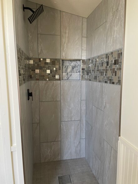 Building Photo - 4035 N Robin Dr