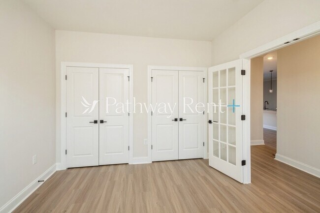 Building Photo - 127 Wembury Ln