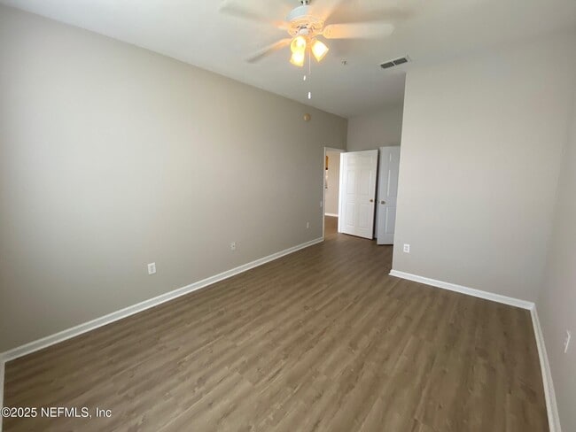 Building Photo - 7990 Baymeadows Rd