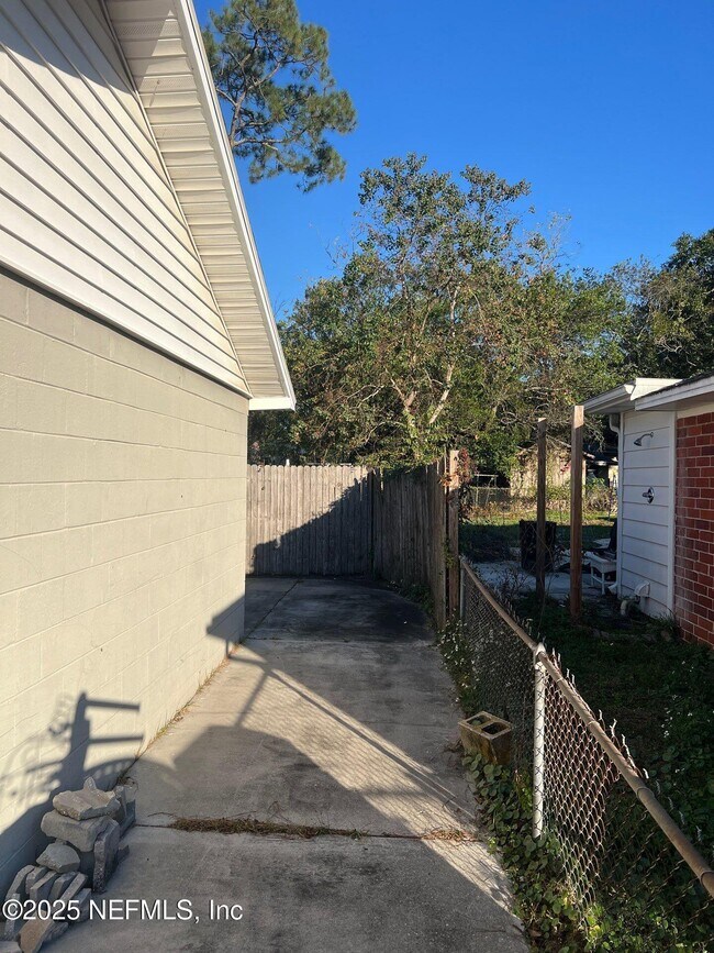 Building Photo - 1359 Stimson St