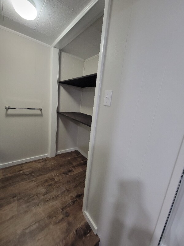 Building Photo - 701 W 8th St