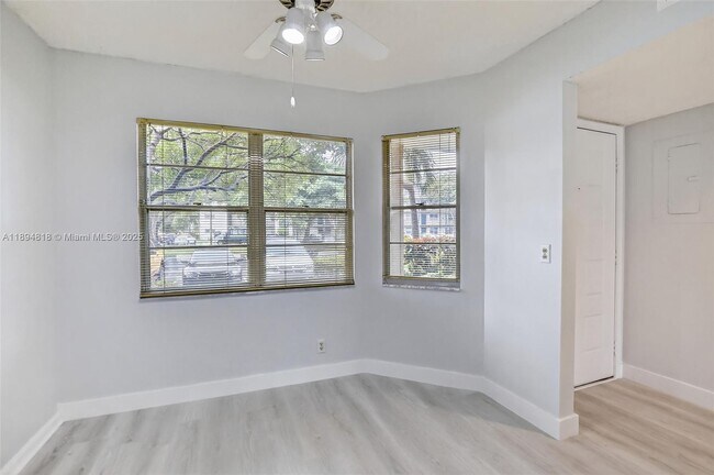 Building Photo - 701 SW 128th Ave