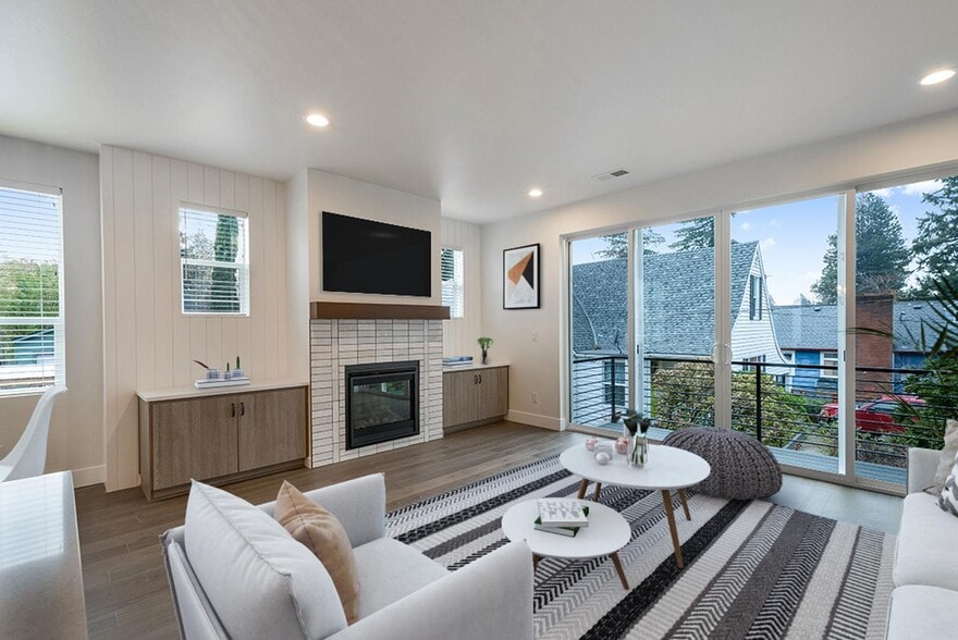 Building Photo - Luxurious University Park townhome near St Johns
