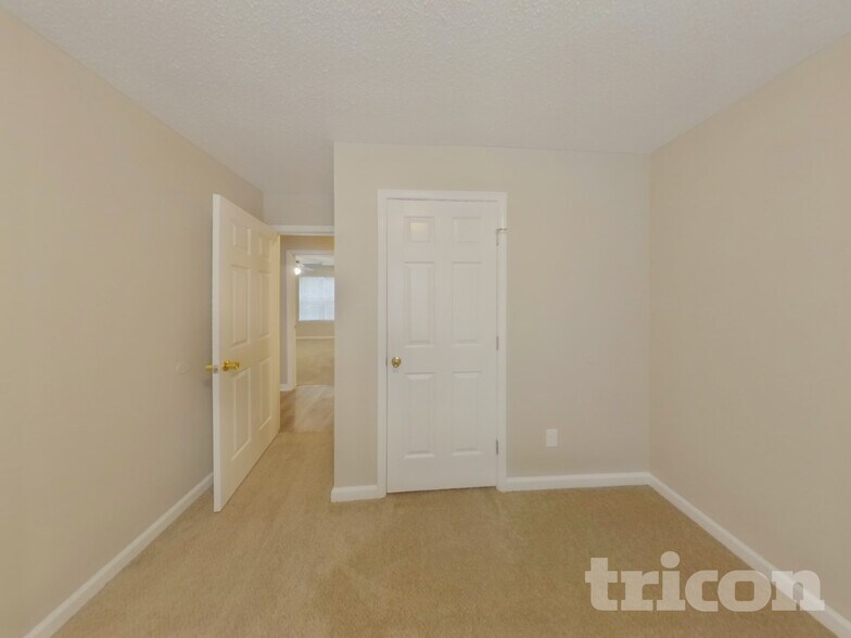 Building Photo - 3 Sonny Ct