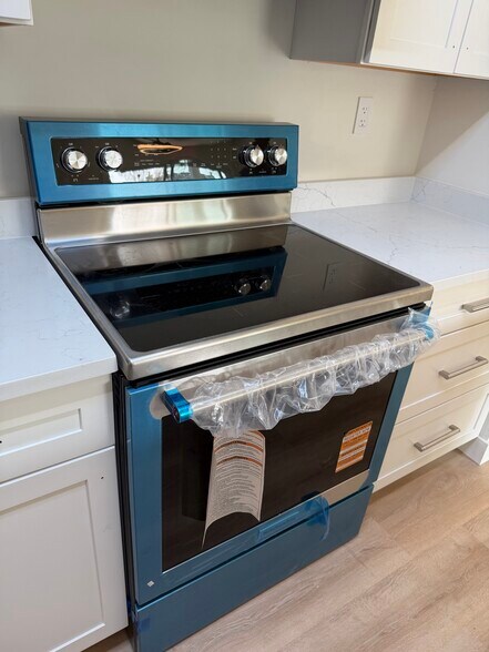 Building Photo - 120 Creekwood Dr