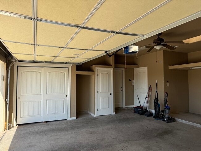 Building Photo - 682 La Melodia Dr