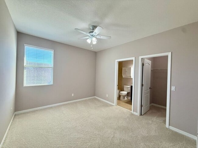 Building Photo - SPACIOUS Two Story Beautiful 5/4 Home in The Enclave At Aloma!