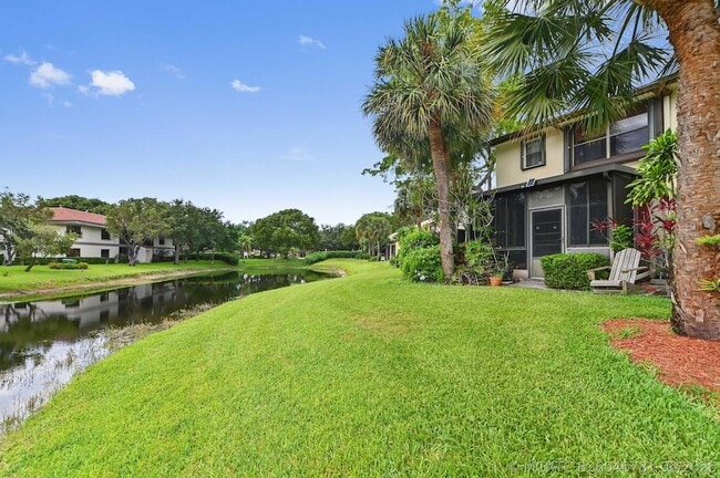 Building Photo - 4587 Carambola Cir S