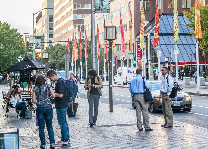 Building Photo - 303 Third St