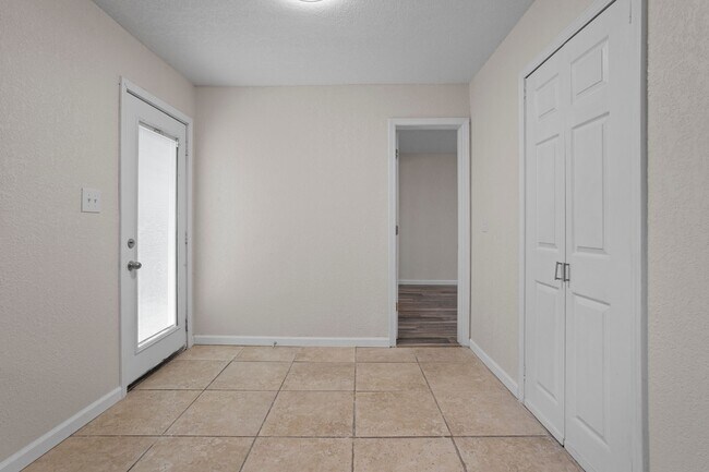 Building Photo - Beautiful home in Moss Point