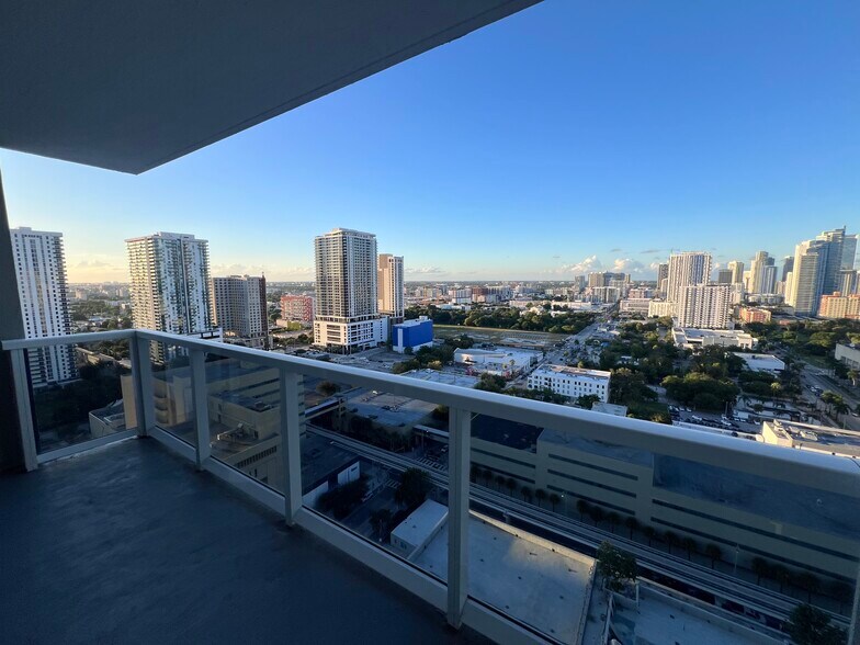 Building Photo - 1516 NW 1st Ave