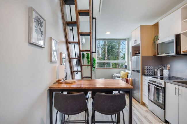 Building Photo - 3843 20th Ave SW