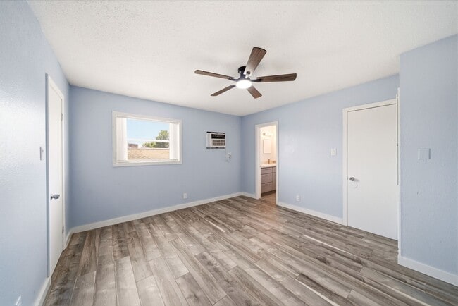 Building Photo - 5534 Eskridge St