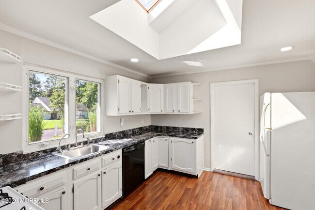 Building Photo - 2349 Holly Hill Rd