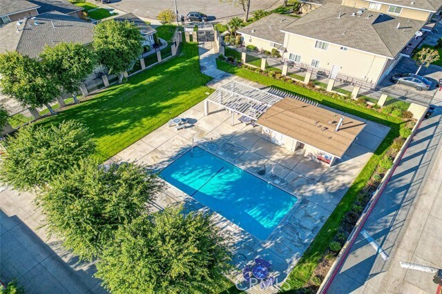 Building Photo - 3036 Knollwood Ave