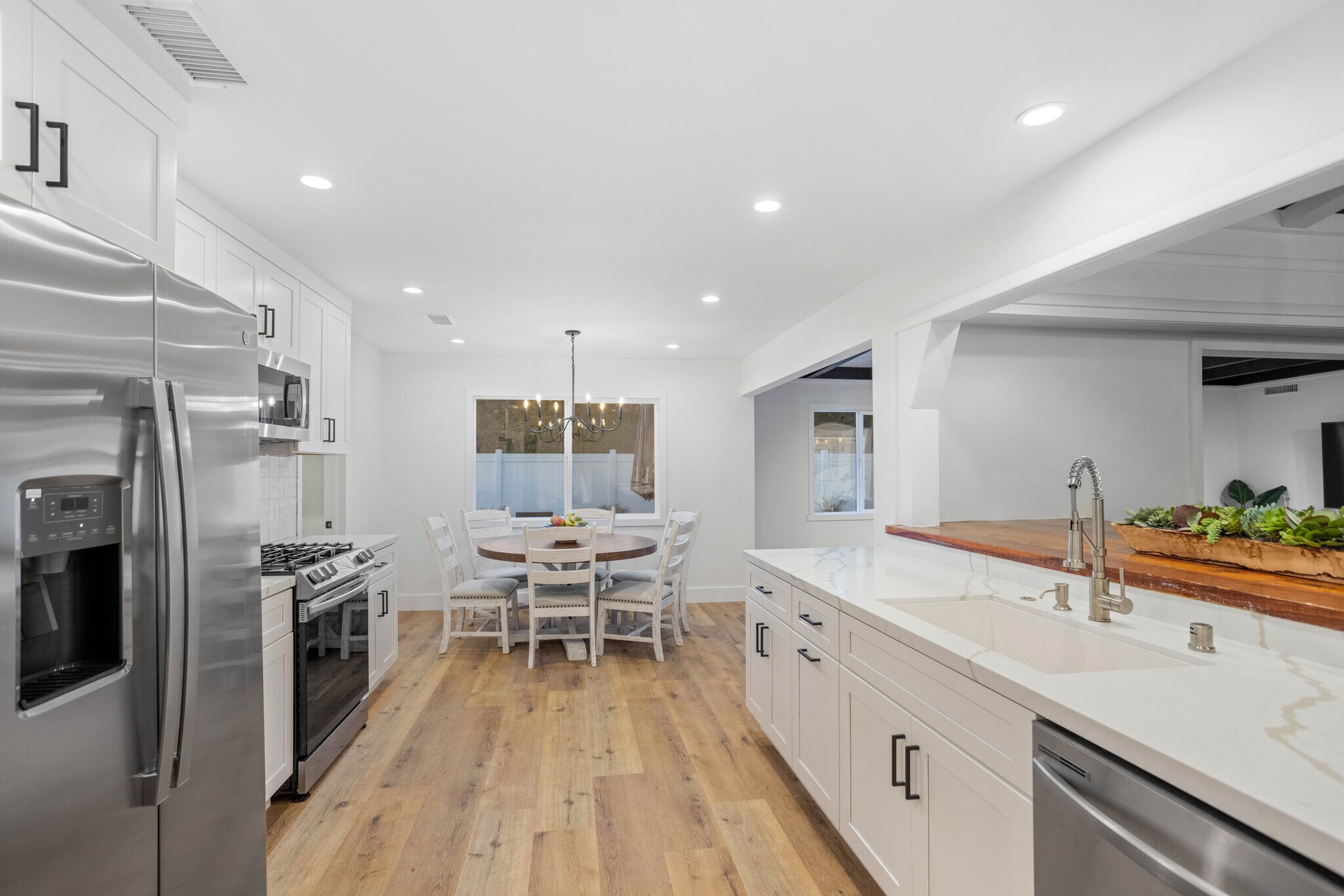 Building Photo - 19119 Ingomar St