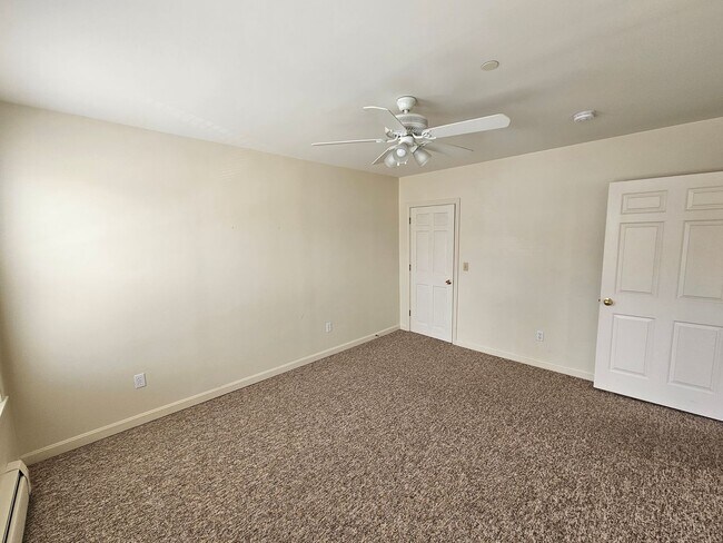 Building Photo - 108 N Main St