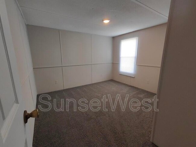 Building Photo - 217 E Tower Ln