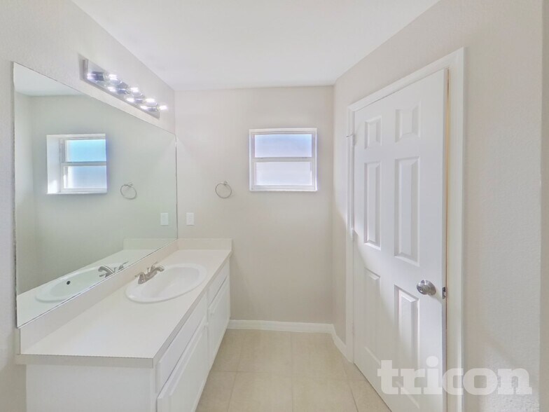 Building Photo - 3965 Caballero Ave