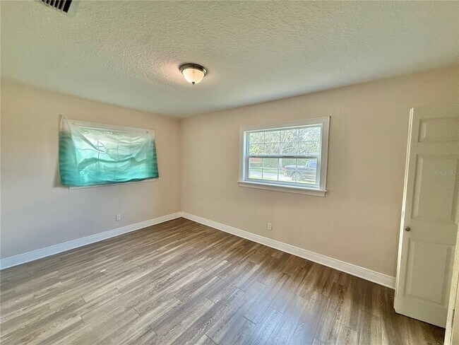 Building Photo - 2810 Flowertree Rd