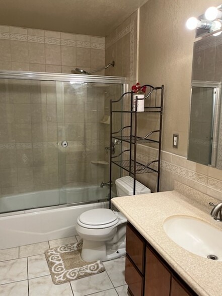 Building Photo - 9231 Lemon St