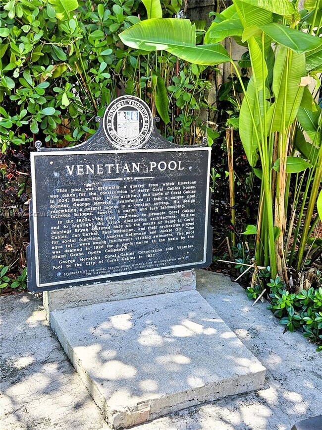 Building Photo - 104 Santander Ave