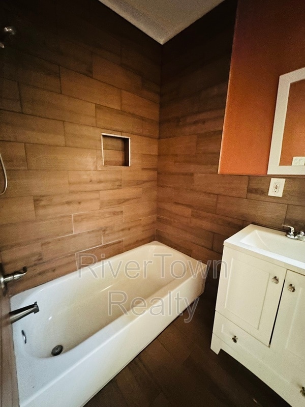 Building Photo - 1347 E Trigg Ave